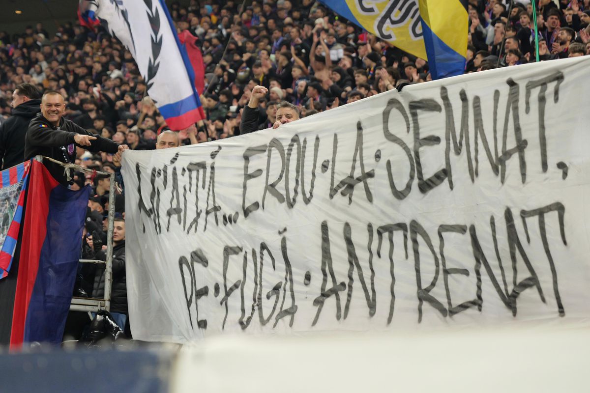 Mesajele apărute în peluze la FCSB - Rapid