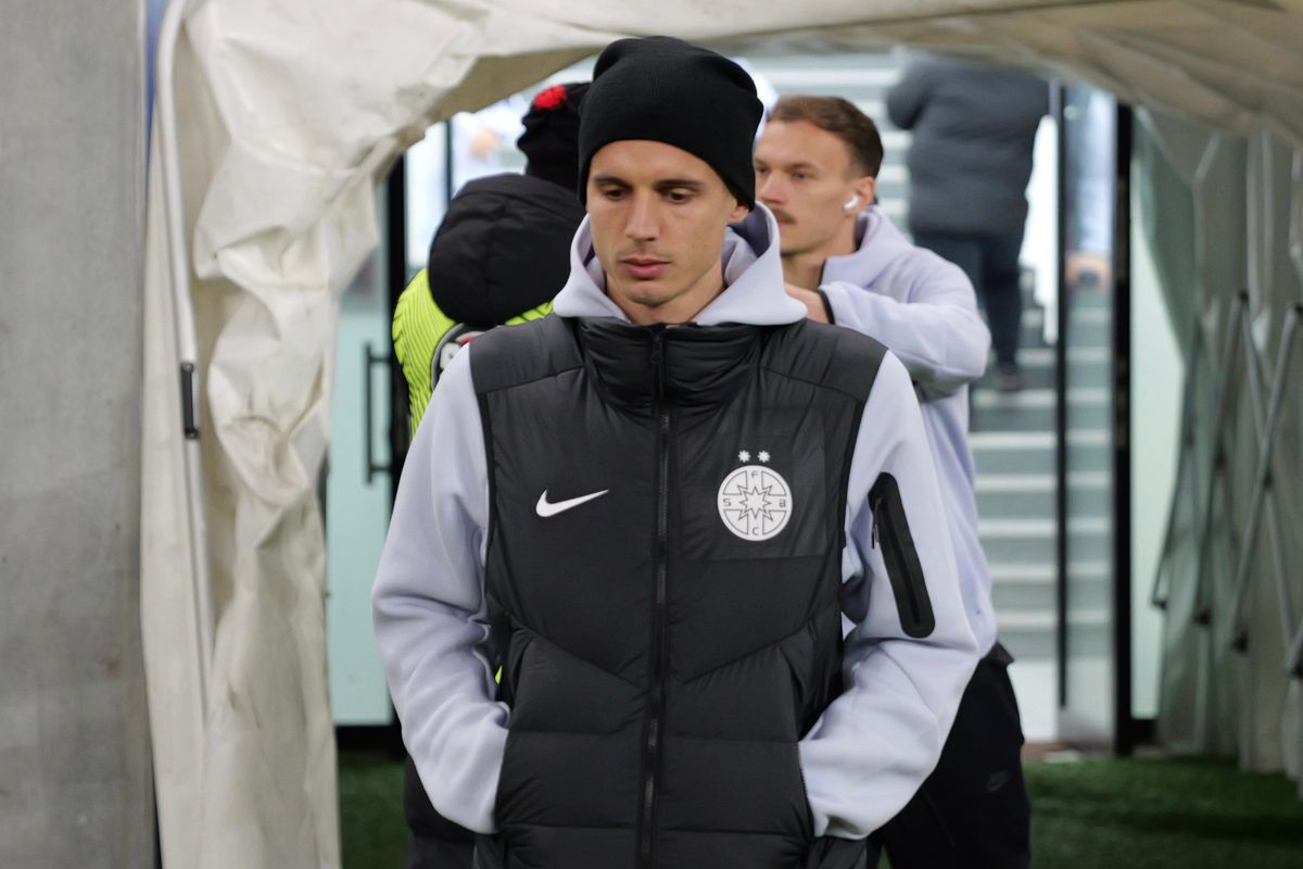 Jucătorii de la FCSB și Rapid, înainte de meciul din etapa #21 / foto: Andrei Furnigă (GSP)