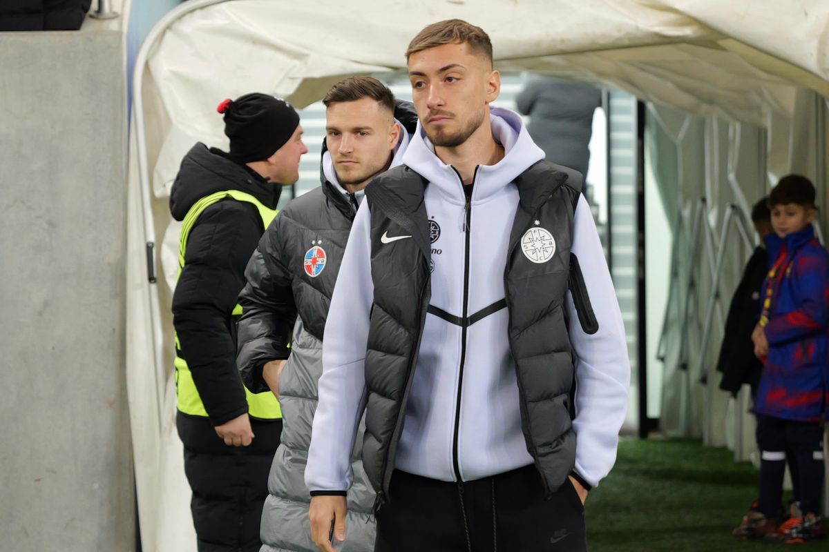 Jucătorii de la FCSB și Rapid, înainte de meciul din etapa #21 / foto: Andrei Furnigă (GSP)