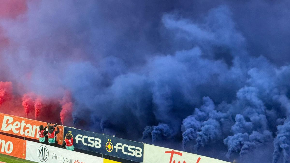 Atmosfera la FCSB - Rapid + Scenografia celor din Peluza Nord a roș-albaștrilor