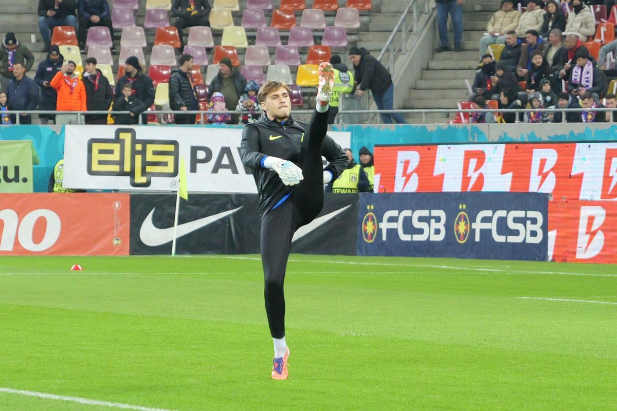 Jucătorii de la FCSB și Rapid, înainte de meciul din etapa #21 / foto: Andrei Furnigă (GSP)