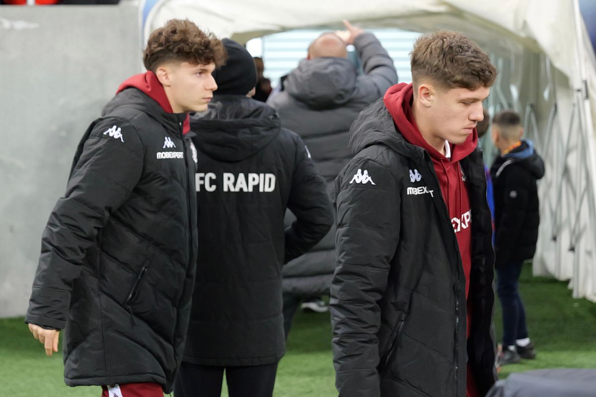 Jucătorii de la FCSB și Rapid, înainte de meciul din etapa #21 / foto: Andrei Furnigă (GSP)