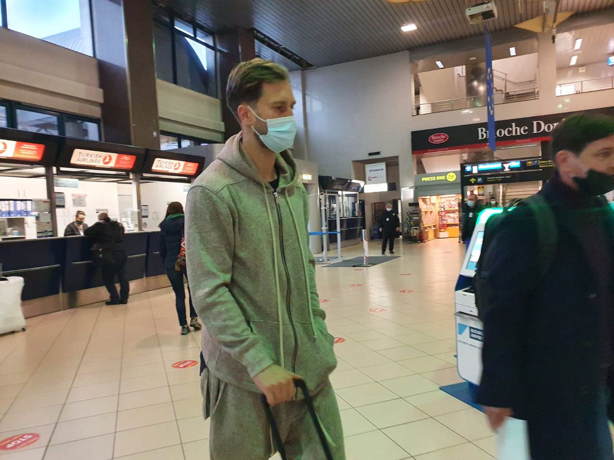Damjan Djokovic a fost surprins pe aeroport