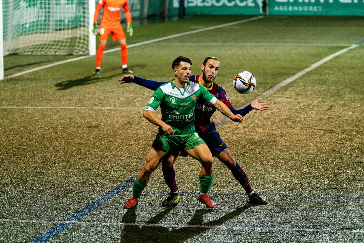 Ce cadou a primit de la catalani portarul de liga a treia care a apărat două penalty-uri cu Barcelona