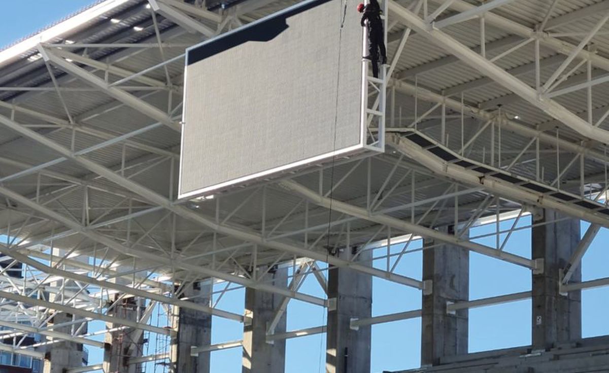 FOTO. Stadionul din Giulești, aproape de finalizare! Au fost montate ambele tabele » Ultimele imagini