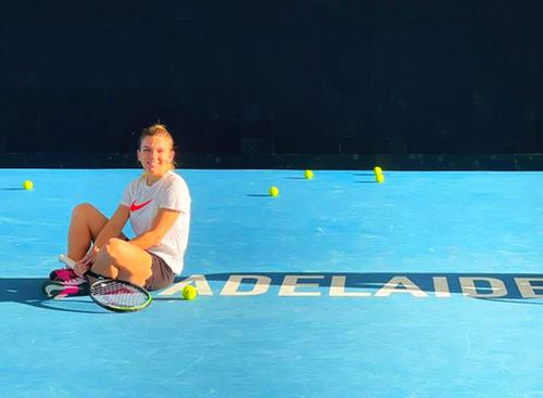 Simona Halep (29 de ani, 2 WTA) se antrenează împreună cu Irina Beagu (30 de ani, 79 WTA), înaintea debutului în anul 2021.
