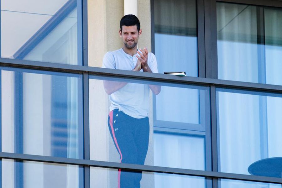 Djokovic pe balcon în Adelaide Djokovic pe balcon în Adelaide