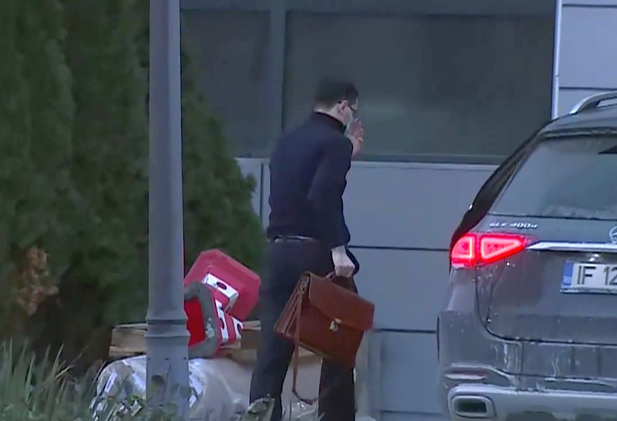 Iordănescu a negociat preluarea naționalei, la sediul FRF: „Sunt șanse foarte mari, îmi doresc foarte mult!”. Când se va finaliza discuția