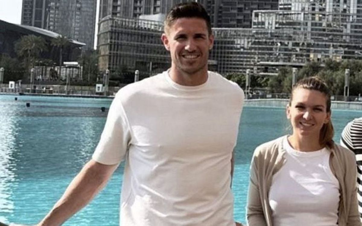 Simona Halep s-a pozat la piscină, în Dubai » Imagini din vacanța fostului lider mondial