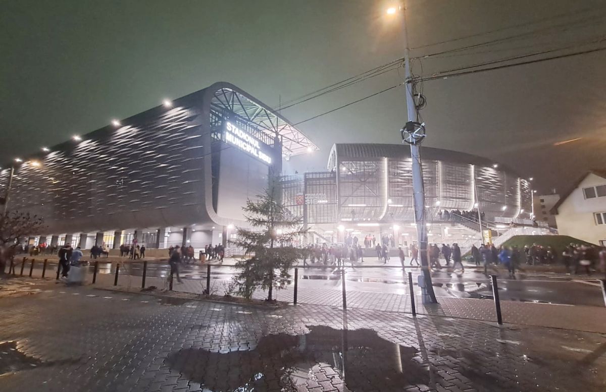 Fostul antrenor de la FCSB sare în apărarea lui Sorescu: „În niciun caz n-a fost slab! L-a scos din alte motive”