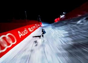 Pantă 85%, noaptea » Uluitoarea Lindsey Vonn a coborât înfiorătorul munte Streif, urmărită de o dronă. Imaginile sunt amețitoare: „Am crezut că-mi pocnesc genunchii”