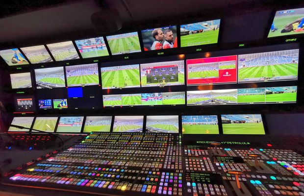 FCU Craiova - UTA Arad, fără VAR! Ce probleme au fost la stadion + Explicațiile FRF: „Ar fi existat riscuri mari de supraîncărcare electrică”