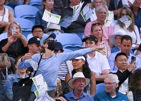Protest la Australian Open în timpul meciului Zverev-Norrie: „În timp ce te uiți la tenis se aruncă cu bombe în Gaza”