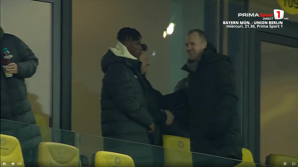 Îl recunoști? Apariție surprinzătoare în lojele Arenei Naționale, la FCSB - UTA » A stat lângă antrenorul lui Dinamo