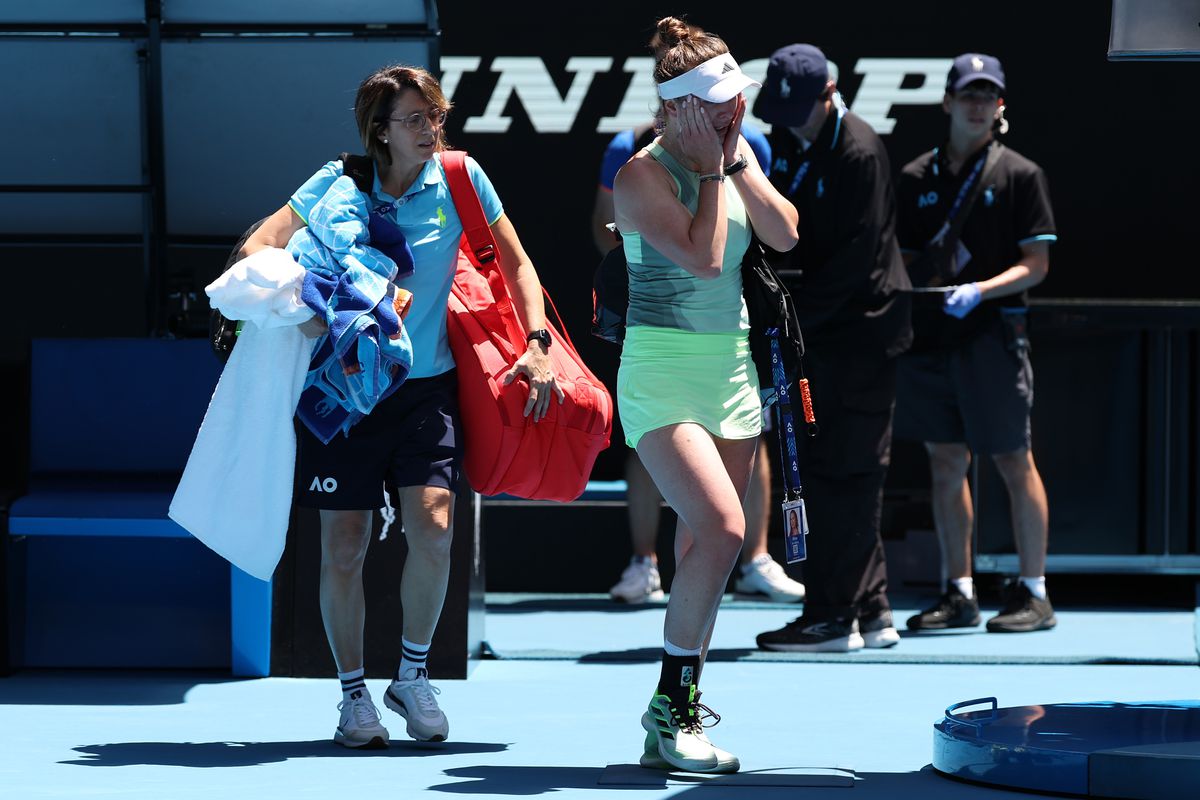 Elina Svitolina a ieșit în lacrimi de pe teren! S-a retras după doar trei game-uri în optimile Australian Open