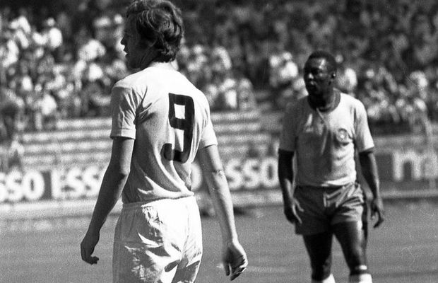 Surpriză totală pe stadionul lui Tottenham » Un american îndrăgostit de România povestește pentru GSP: „Am vrut să fiu Florea Dumitrache. A fost eroul meu"