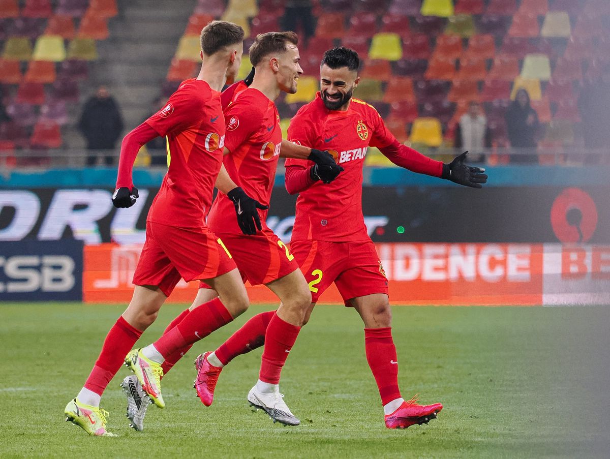 A semnat în Superliga de la amatori și s-a prezentat de unul singur pe Instagram!