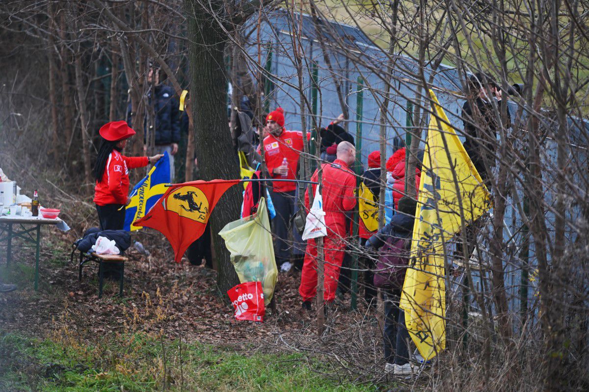 N-a început sezonul, dar Lewis Hamilton și-a bușit Ferrariul. Toate informațiile despre accidentul de astăzi