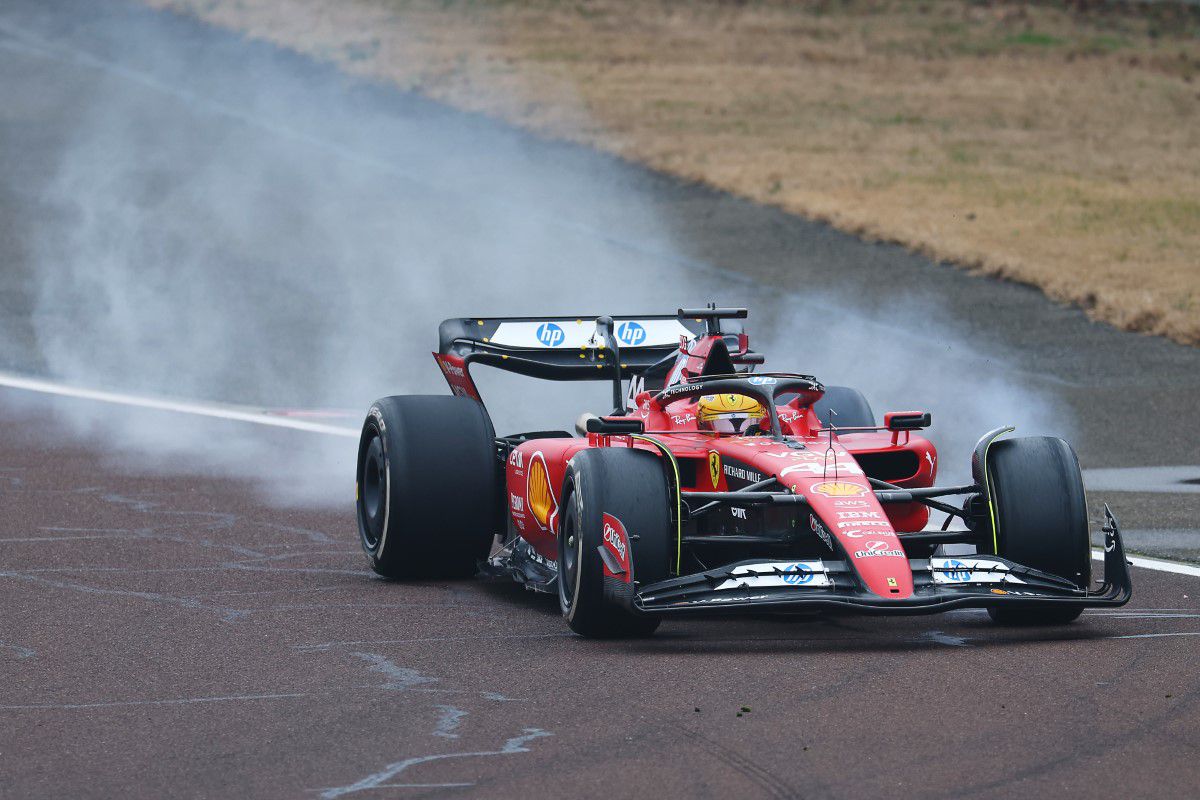 N-a început sezonul, dar Lewis Hamilton și-a bușit Ferrariul. Toate informațiile despre accidentul de astăzi