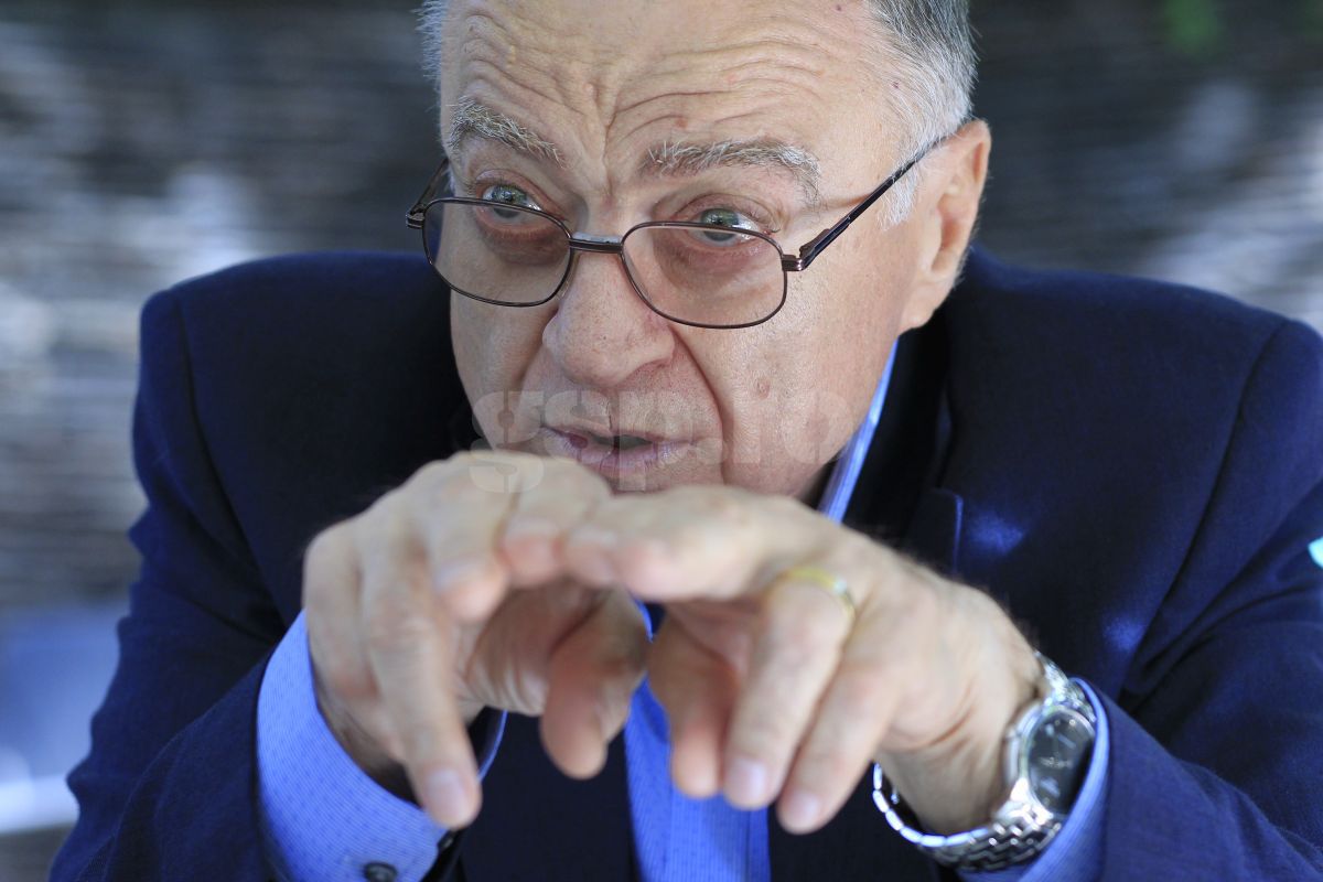 De ce s-a retras Cornel Oțelea la nici 30 de ani: „Aveam contractul în sacoșă. Apoi a venit raportul ministrului...”