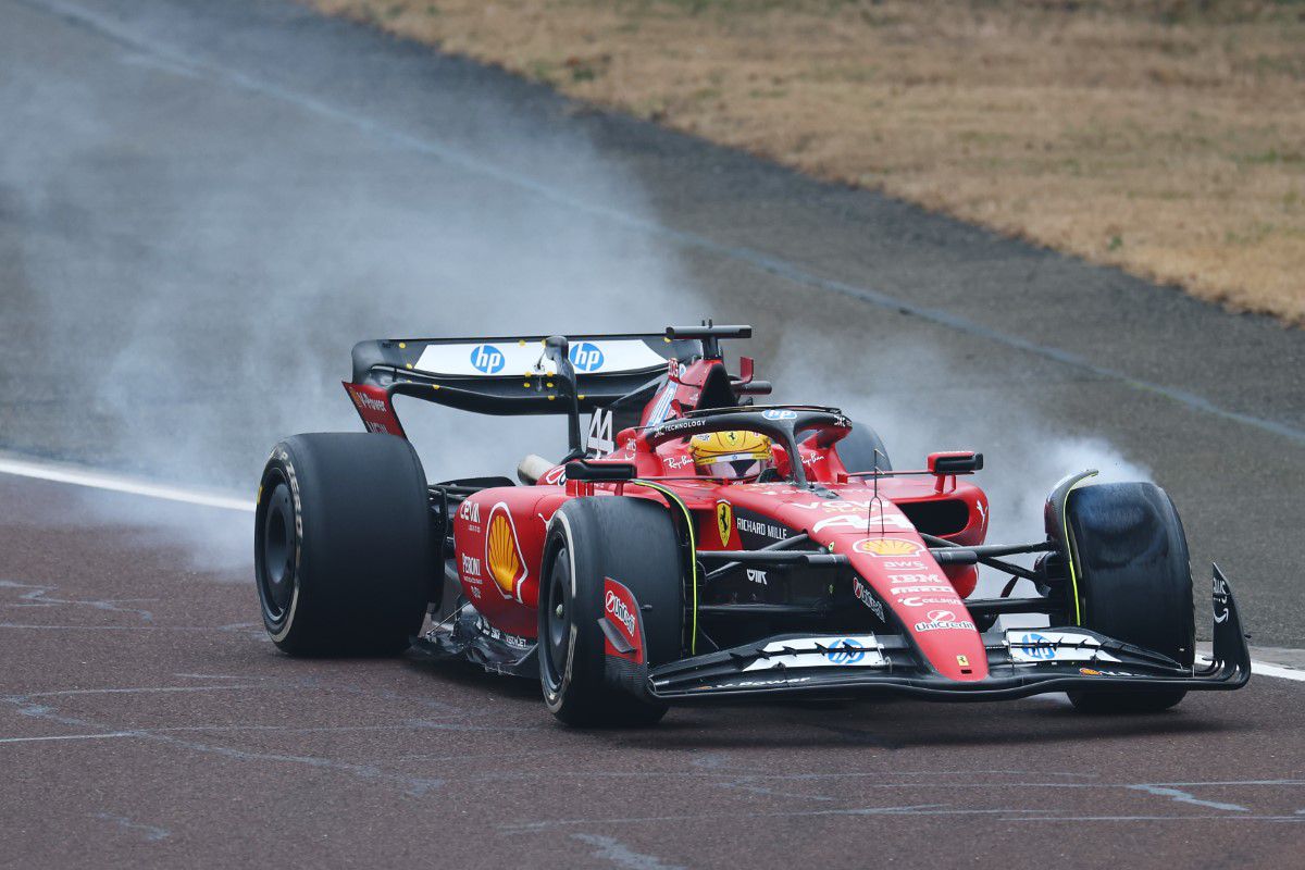 N-a început sezonul, dar Lewis Hamilton și-a bușit Ferrariul. Toate informațiile despre accidentul de astăzi