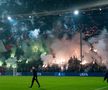 Show pirotehnic în Liga Campionilor! » Meciul a fost întrerupt din cauza fumului care a pus stăpânire pe arenă