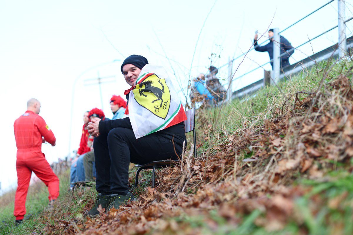 Lewis Hamilton, pentru prima dată la volanul unui monopost Ferrari!