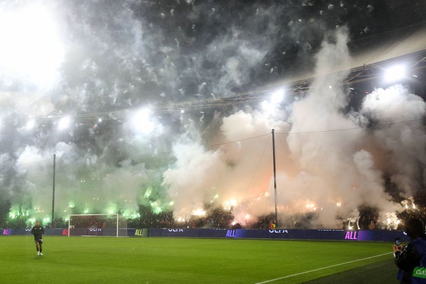 Fanii celor de la Feyenoord au făcut spectacol în tribune în timpul meciului cu Bayern Munchen, din runda cu numărul #7 a grupei unice din Liga Campionilor.