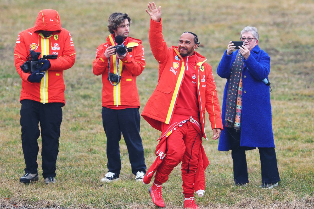 Lewis Hamilton, pentru prima dată la volanul unui monopost Ferrari!