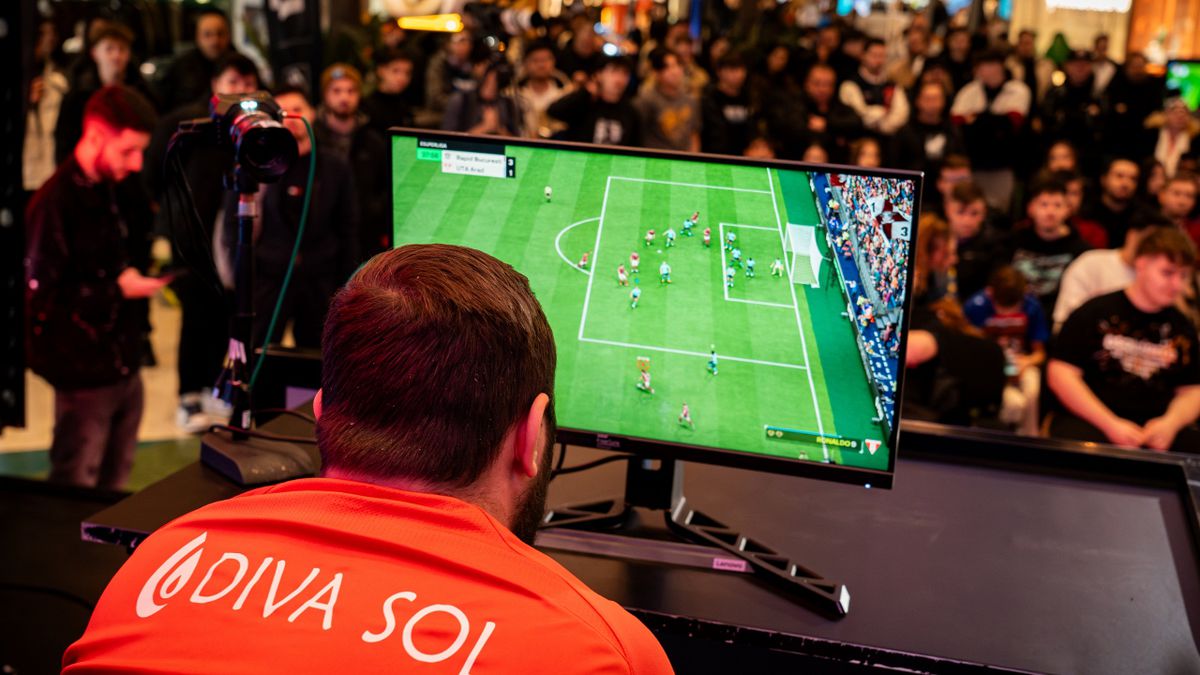 Cei mai buni jucători de EA FC din România se întâlnesc la Arad în etapa a VI-a eSuperliga