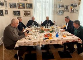 Masa tot mai mică » GSP i-a găsit pe greii din handbalul românesc, la câteva ore după moartea lui Cornel Oțelea! Obiceiul neștiut pe care îl au: „Săptămânal, în ultimii 10 ani”