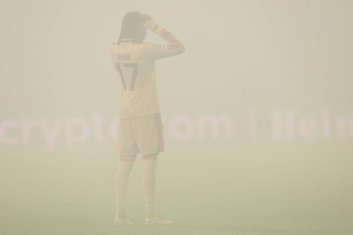 Fanii lui Feyenoord au întrerupt meciul cu Bayern din Liga Campionilor