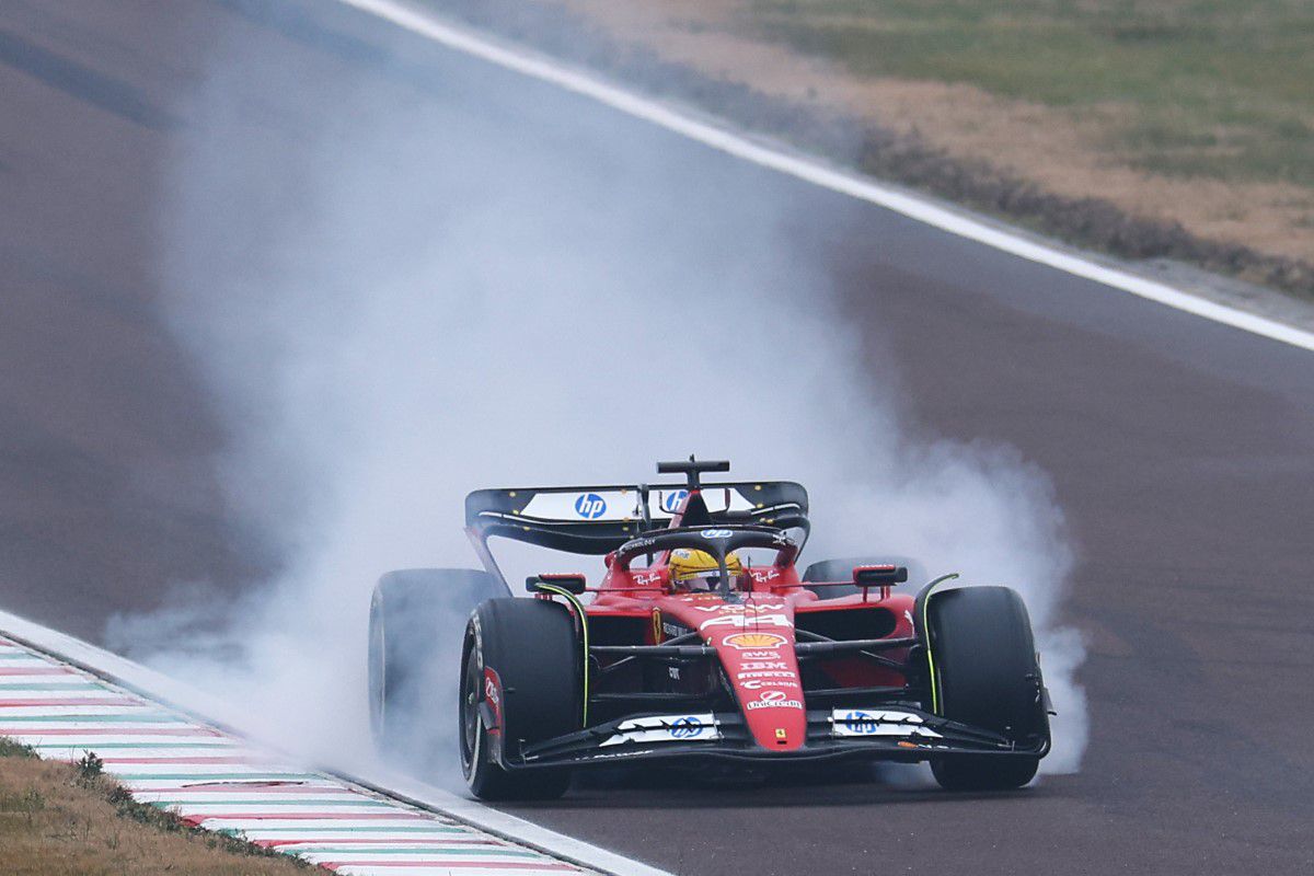 Lewis Hamilton, pentru prima dată la volanul unui monopost Ferrari!