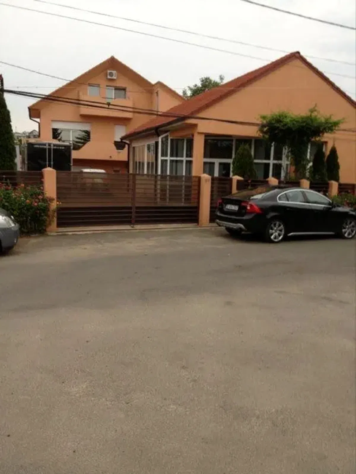 Cum arată vila de 800.000 de euro a lui Titi Aur. Foto: OLX.ro