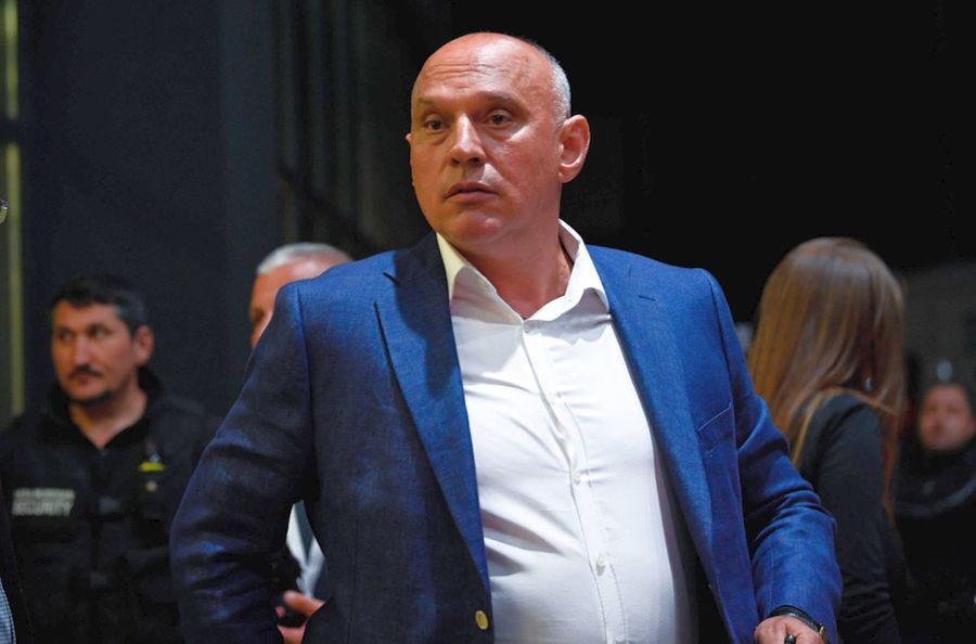 Florin Prunea a dezvăluit un episod genial: „Era cu paharul de whisky în față. Mi-a dat 30.000 de dolari la pungă și m-a dat afară!”