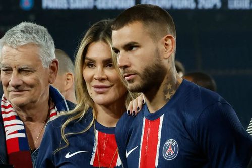 Lucas Hernandez împreună cu soția, Amelia Ossa Llorente