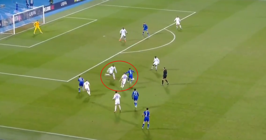 Atacul hazardat a lui Ngezana Șah-mat la Zagreb » Erorile majore în defensiva celor de la FCSB au continuat și în repriza secundă