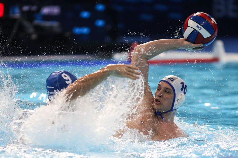 Vlad Georgescu, principalul marcator al României în meciul cu Muntenegru Foto: Imago Images România a încheiat pe locul 8 Campionatul European de polo, după înfrângerea în fața naționalei din Muntenegru