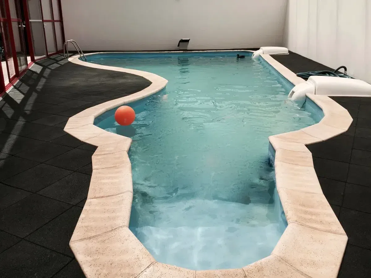 Titi Aur și-a scos la vânzare vila de 800.000 de euro: „5 dormitoare, piscină acoperită, saună, grădină” » În ce oraș din România se află