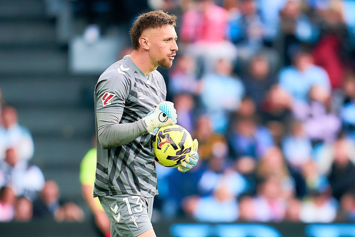 Celta Vigo a scos la vânzare în magazinele clubului tricouri cu numele lui Ionuț Radu și numărul 13 răsturnat