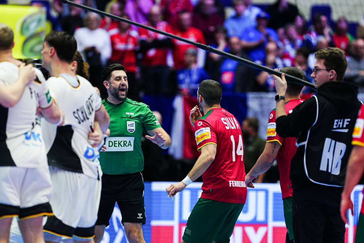 EHF admite greșeala de arbitraj din finalul meciului Germania - Portugalia » S-a lăsat cu scandal: „Dacă vorbesc, voi fi în mare pericol”