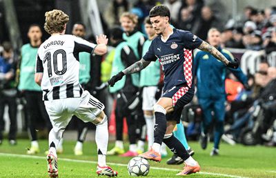 Dennis Man, note la poli opuși în presa britanică și olandeză » Antrenorul Peter Bosz, furios