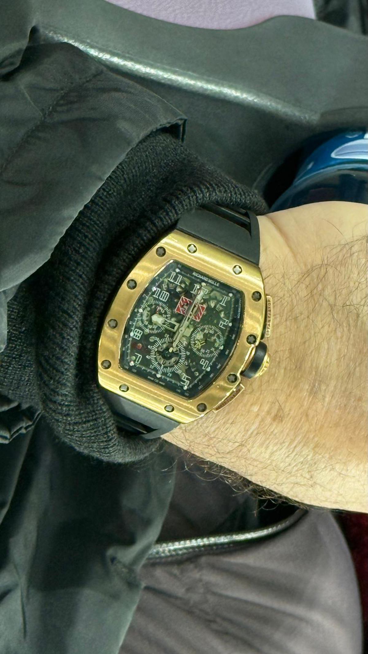 Concurează cu Rădoi » Angajatul FRF, cu ceas de 200.000 de euro la mână