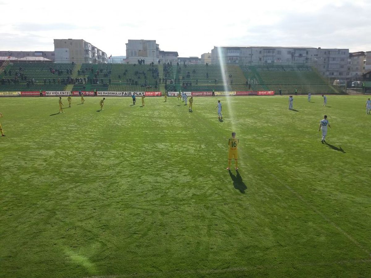 Liga 2, etapa #22 // Pas greșit pentru Rapid în lupta pentru promovare: giuleștenii au remizat cu Turris într-un meci tensionat » Clasamentul actualizat și rezultatele