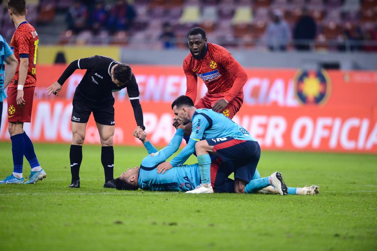 FCSB // Fanii celor de la FCSB au răbufnit: „Treziți-vă, «vedetelor»! Vă luați banii degeaba. Păcăliți fotbalul!”