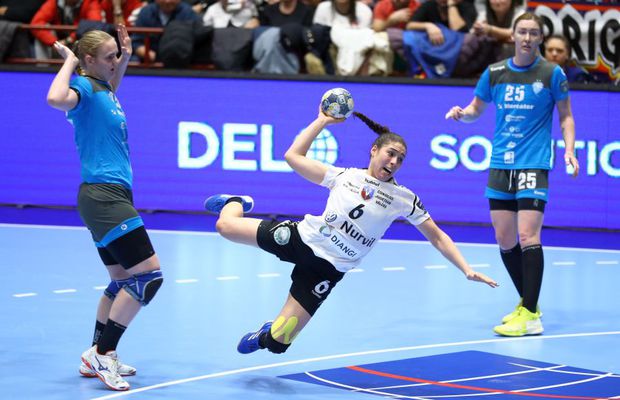 KRIM - SCM. RM. VÂLCEA 28-28 // VIDEO Virusul nu le-a putut răpune! Campioana României, egalată în ultimele 10 secunde, dar are șanse mari de calificare