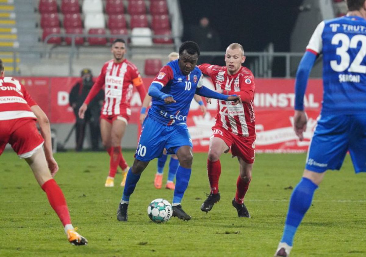 UTA, iertată de un penalty cu FC Botoșani » Verdictul specialistului: „Trebuia sancționat”