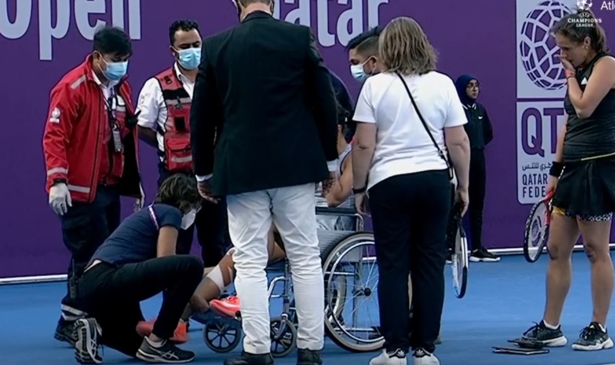 Ghinion pentru Jaqueline Cristian » Obligată să se retragă în turul II al turneului de la Doha, deși câștigase primul set! A ieșit de pe teren într-un scaun cu rotile