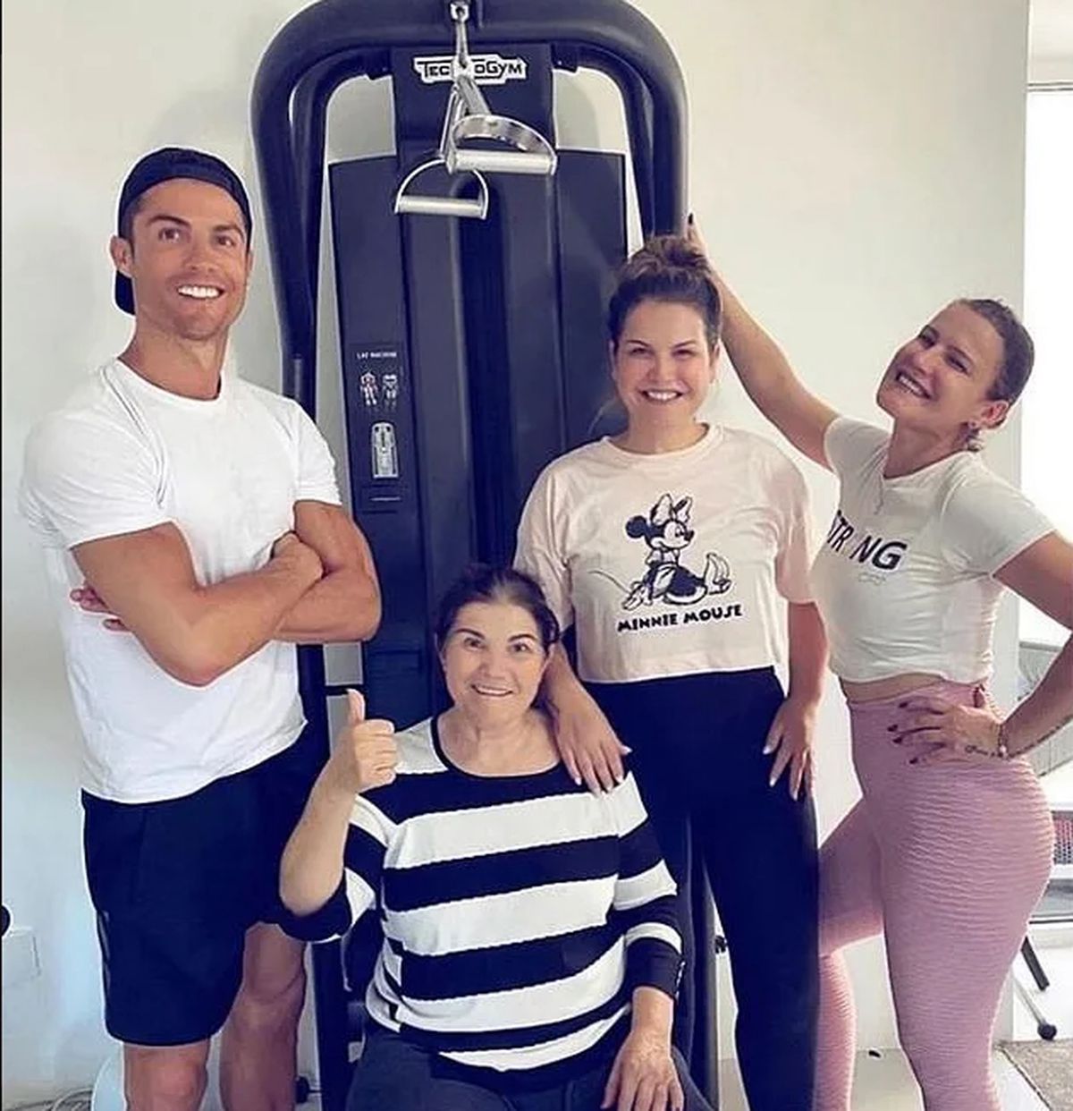 Cum arată vila din Madeira a lui Cristiano Ronaldo » Starul de la Manchester United a cheltuit o sumă impresionată pentru casa visurilor