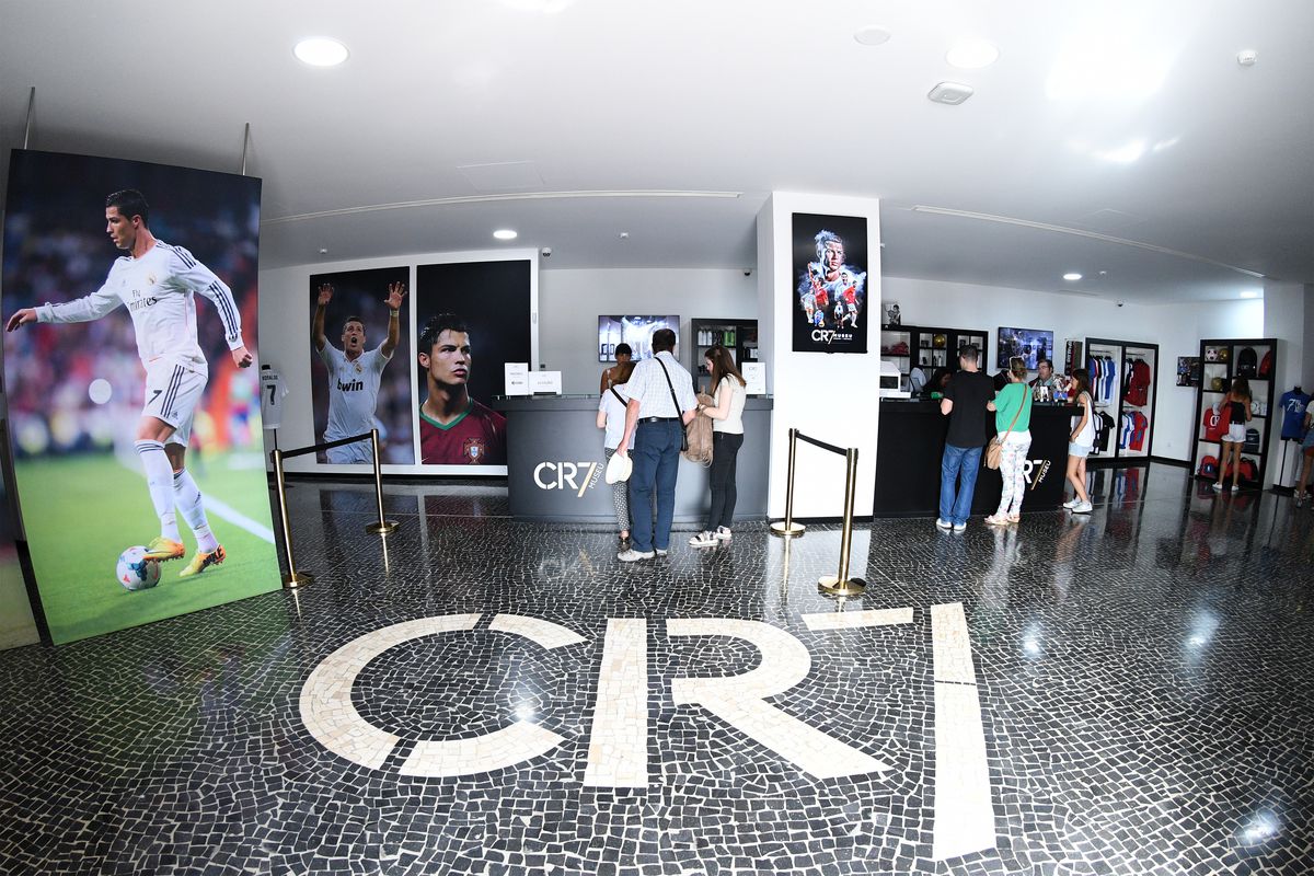 Cum arată vila din Madeira a lui Cristiano Ronaldo » Starul de la Manchester United a cheltuit o sumă impresionată pentru casa visurilor